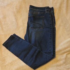 Universal Thread Light Blue Denim Jeans
